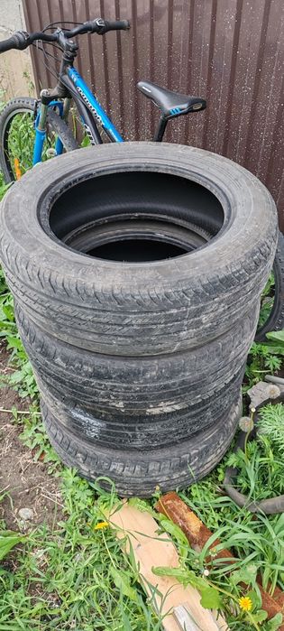 Продам автошины на Камри