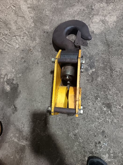 Продаю крюк для крана