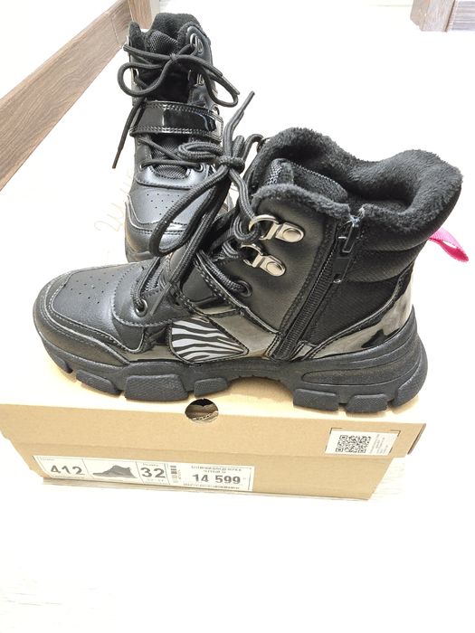 Ботинки для девочек 32р