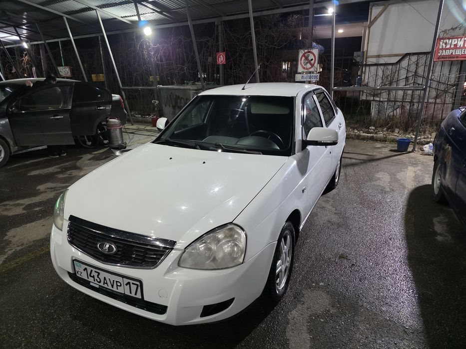 Приора хетчбек срочно