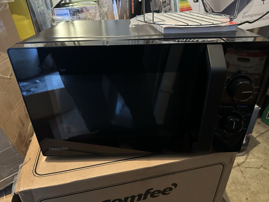 Микровълнова фурна TOSHIBA 20 л, грил 1000W, 5 нива, черна