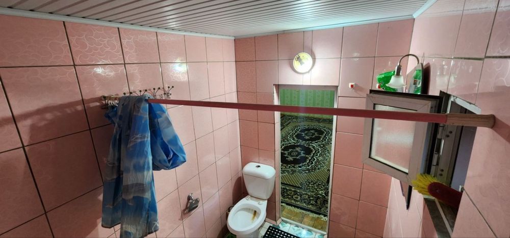 Студент кизлар учун турар жой ва кунлик туриш учун хам