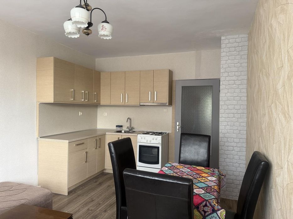 Продава многостаен апартамент в гр.Трън - от собственик