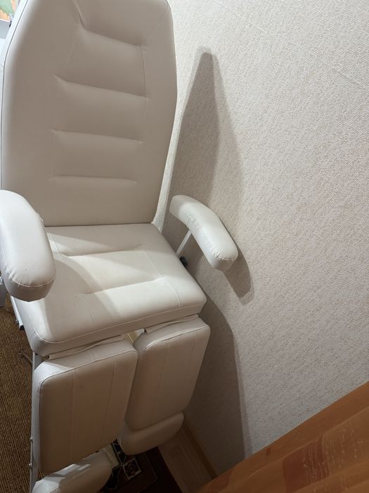 Продам косметологическую кушетку