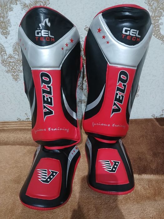 Sport anjomlari boks perchatki va oyoq uchun mahsus himoya anjomlari