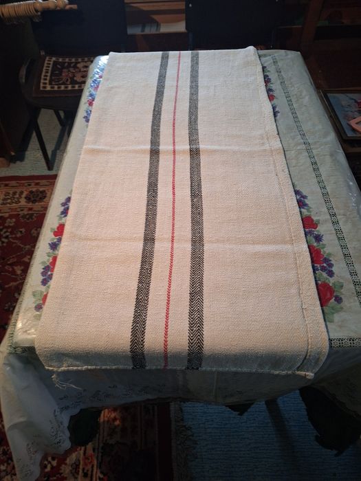 Vând saci iuta la treizeci ron bucata