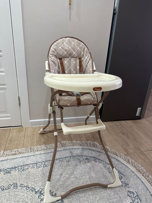 Стол для кормления