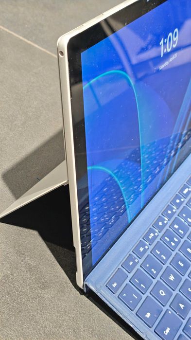 Tableta cu Windows Microsoft Surface Pro 7