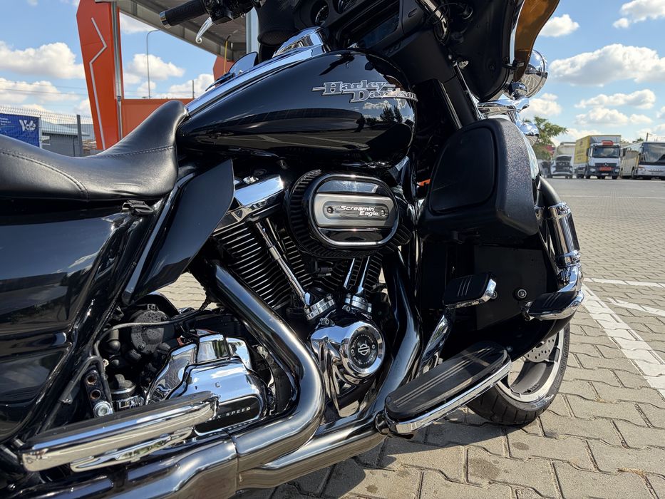 Harley Davidson Street Glide Special M8 107