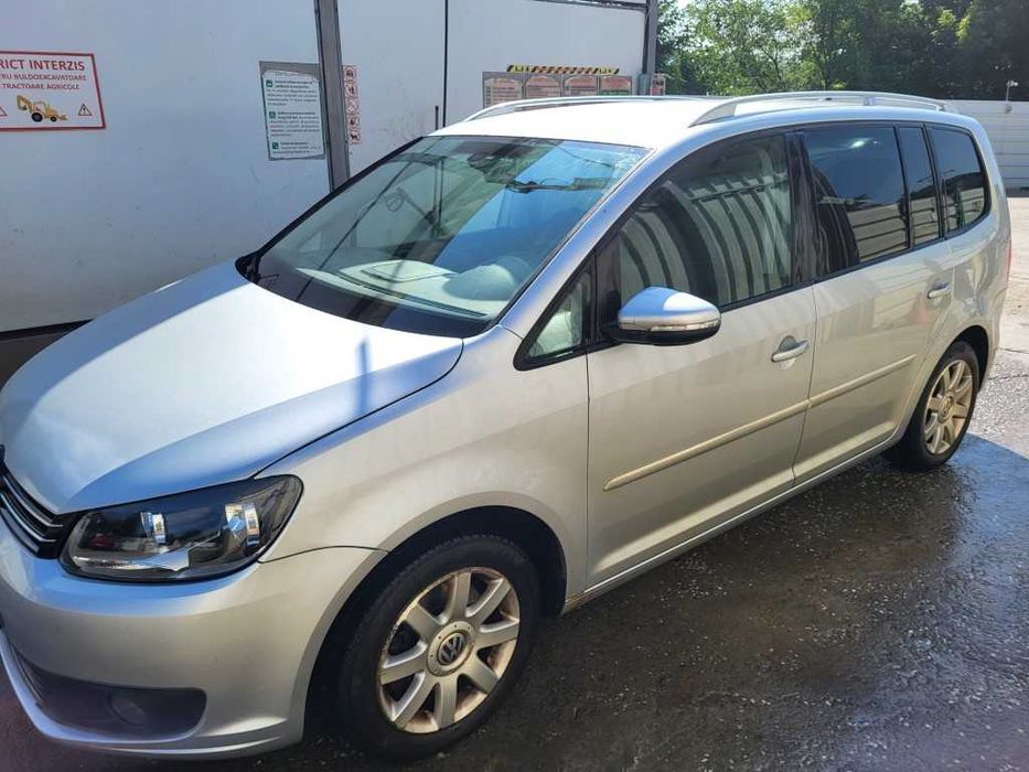 VOLKSWAGEN Touran 2011 — imagine 2