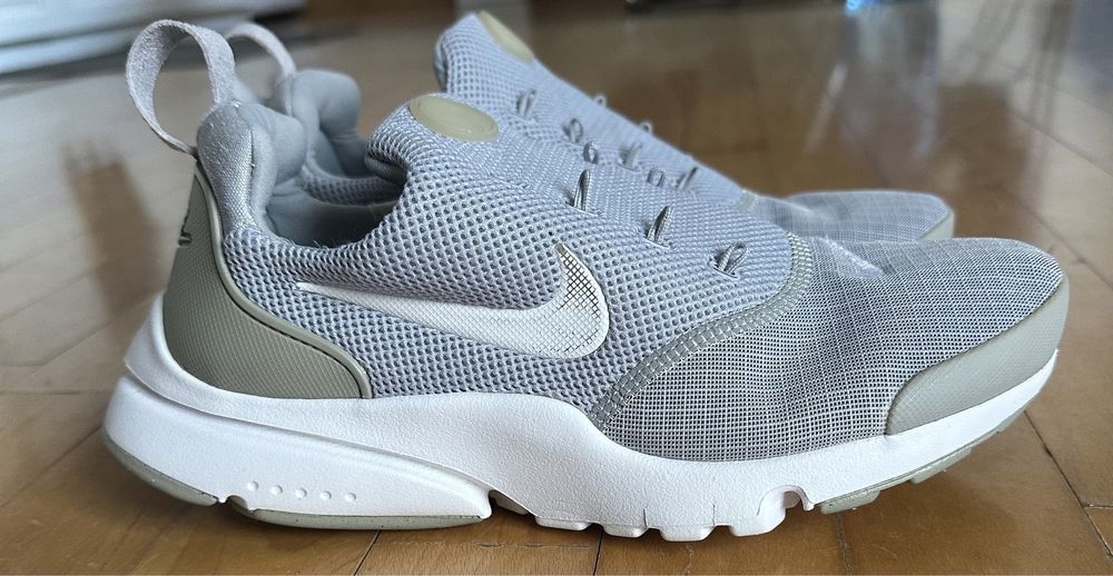 Сиви маратонки за тичане Nike