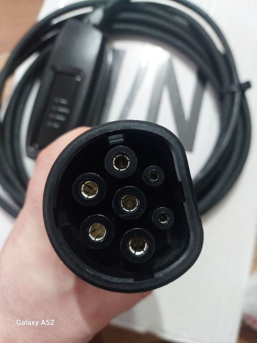 Încărcător mașină electrică