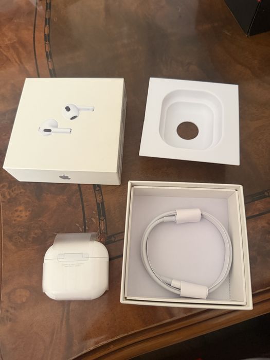 Наушники Airpods