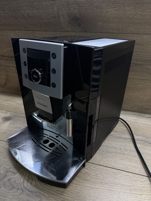 Продавам кафемашина Delonghi Perfecta Type:ESAM5400 EX1