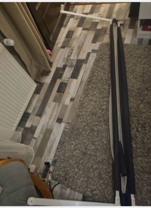 Bariera protectie pat 200 cm cu inaltime ajustabila 73-94 cm.