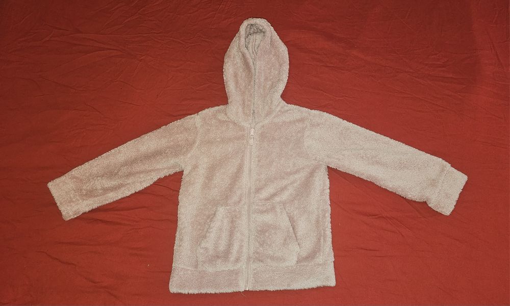 Продавам зимни якета за момиче подходящи за деца на възраст от 6 до 8