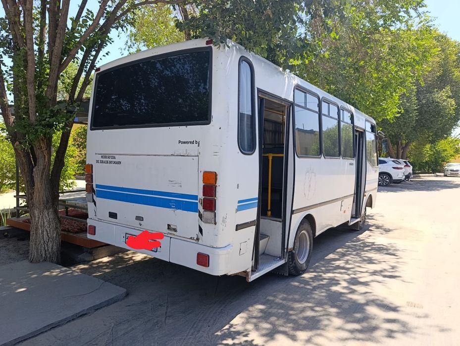 Isuzu NP 37 2012