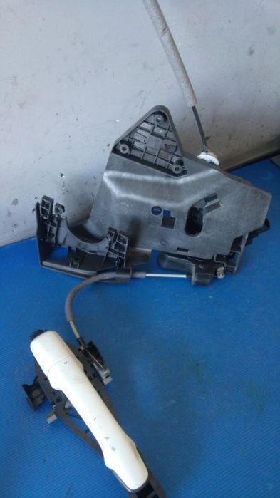 broasca cu maner exterior usa dreapta fata volvo xc60 2010-2014 30799302