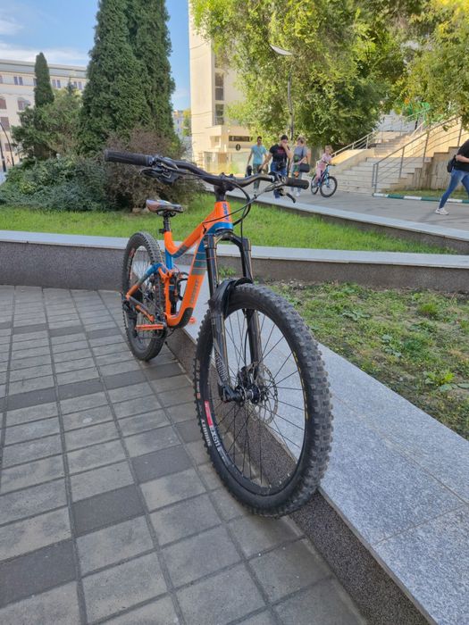 Bicicleta full giant reign