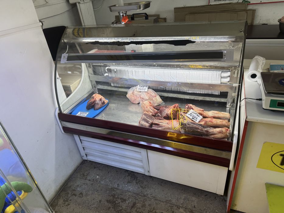 Продам витринный холодильник