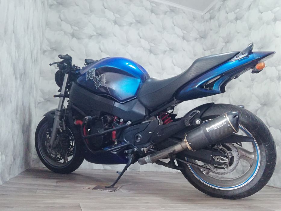 Продам мотоцикл нейкит Хонду Х 11,2000гв