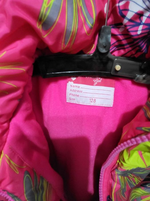 Продам куртки на девочку