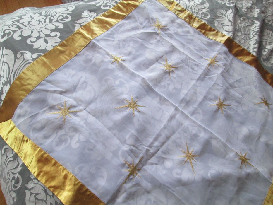 fata de masa eleganta