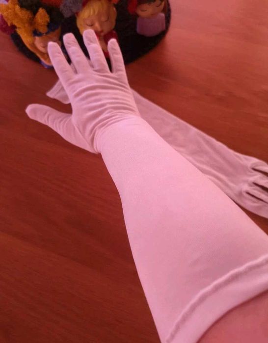 Дамски ръкавици и шапки