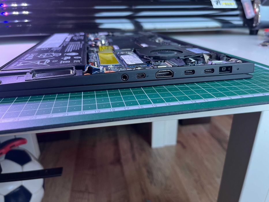 Лаптоп Lenovo ThinkPad X1 Extreme Gen 2 — i7-9750H / 48GB / 512GB / GTX 1650