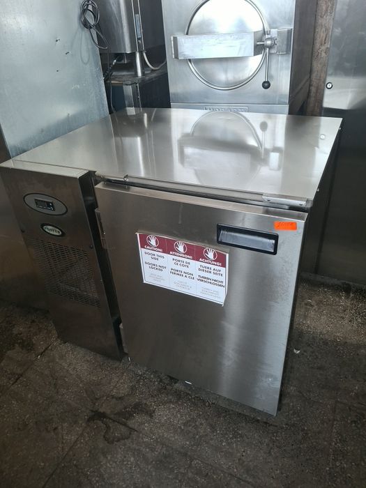 Хладилник FOSTER  за колички НОВ