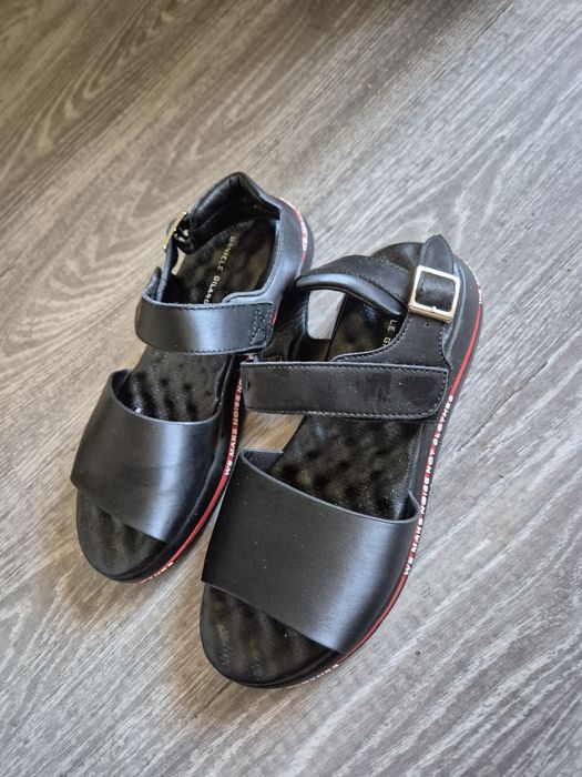 Обувки Guess,маратонки Пума,Сандали Пауло Ботичели