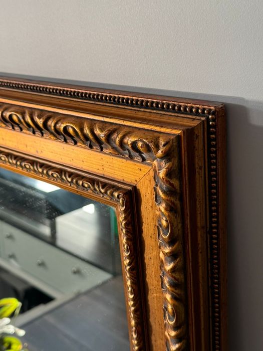 Зеркало в антикварной  раме