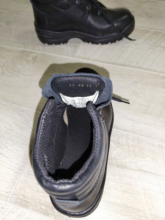 Спец. обувь - ботинки демисезонные 42р