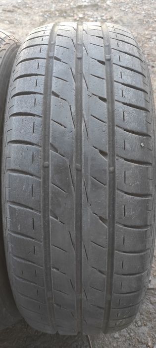 Комплект шин 195/60/15 Bridgestone.