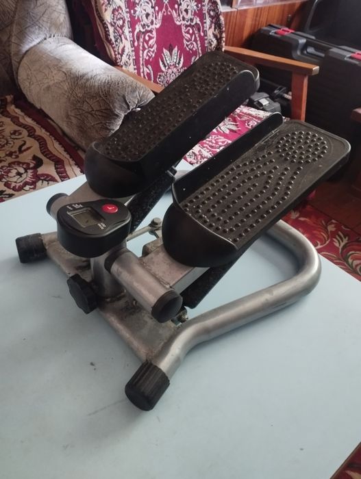 Тренажёр имитатор ходьбы по лестнице