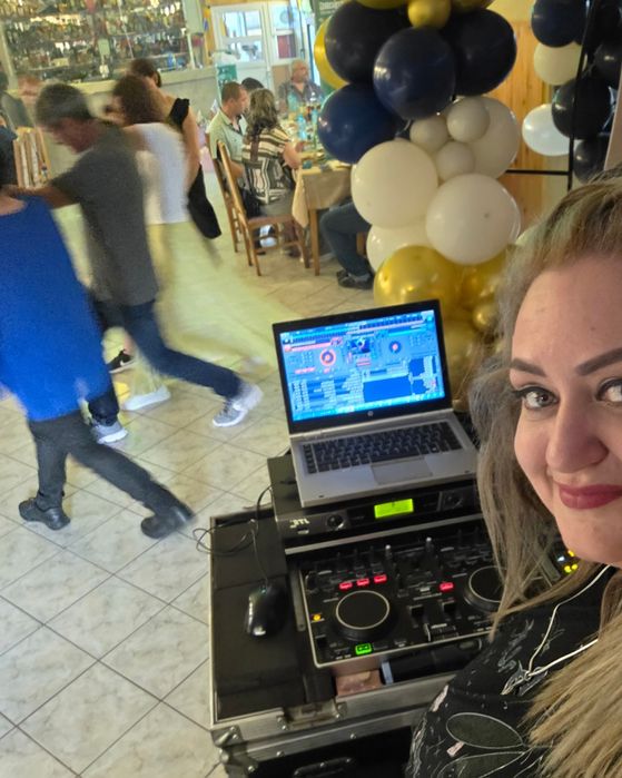 DJ + певица за Вашия банкет и фирмено парти