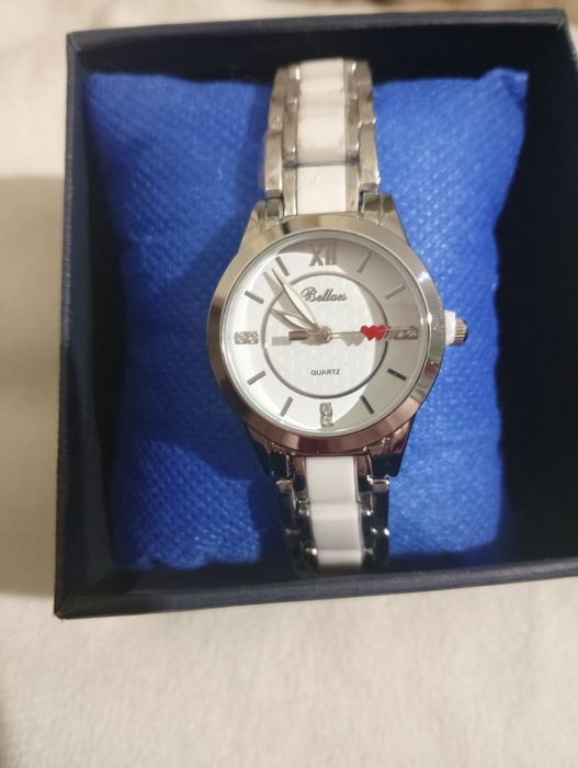 Дамски  часовник