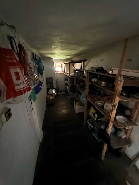 Къща с двор в с.Здравец