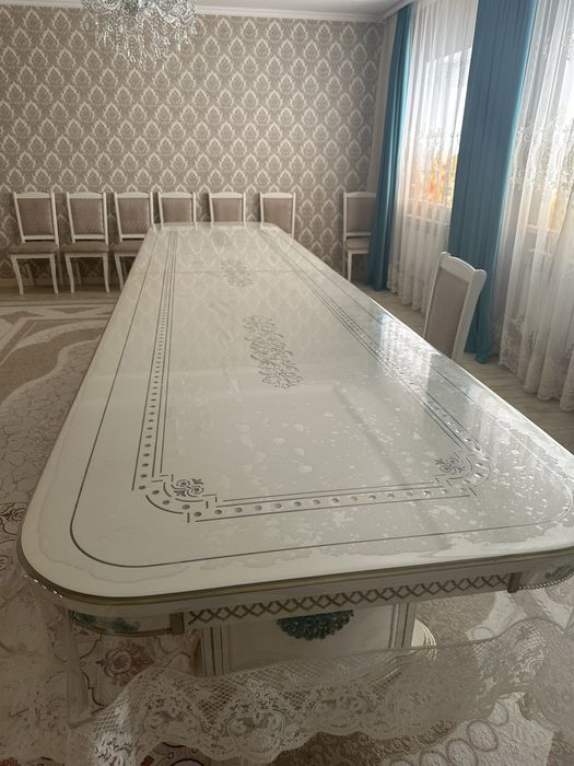 Гостевой (обеденный) стол