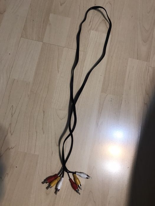 Продавам RGB кабел и чинчов кабел