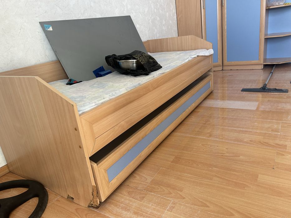 Отдам даром детскую кровать
