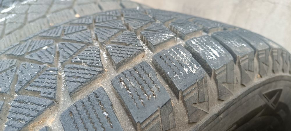 Шины зимние Bridgestone Blizzak