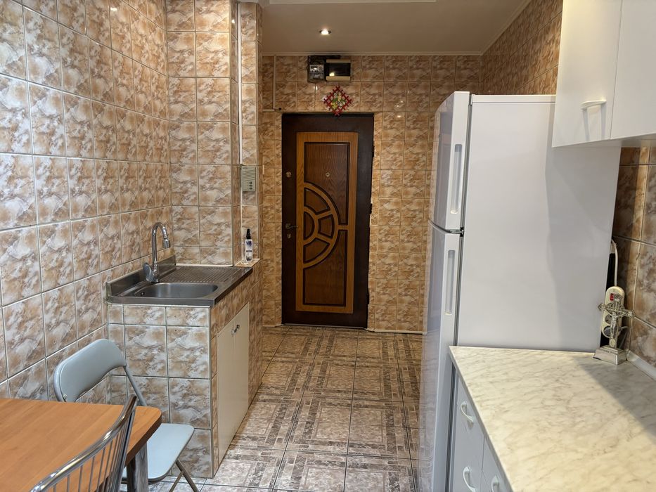 Vand apartament 2 camere,54 m,decomandat,patrer inalt