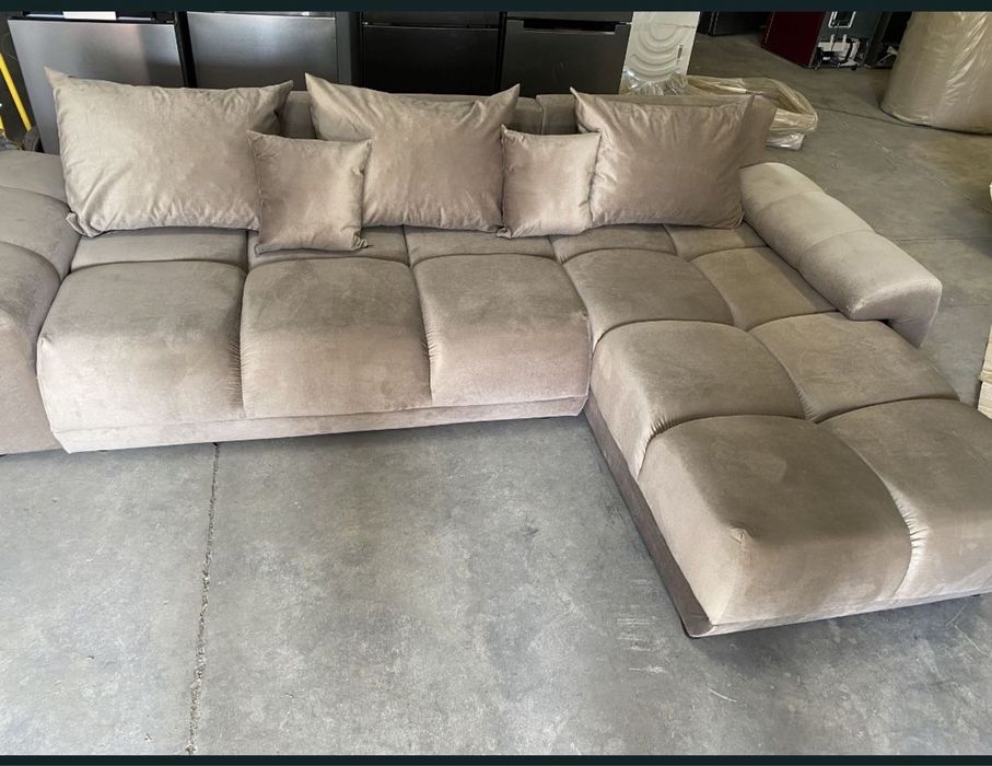 Colțar extensibil cu ladă de depozitare si perne incluse