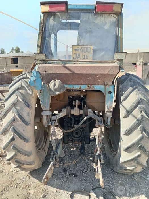 Traktor sotiladi