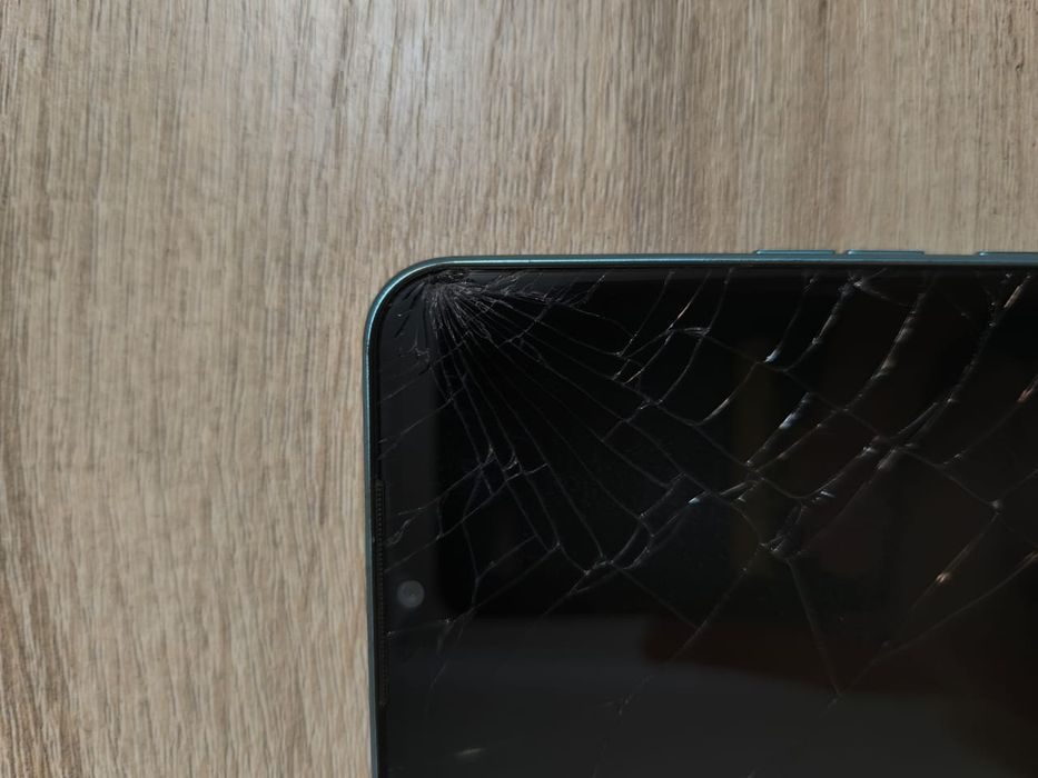 Продам телефон Техно