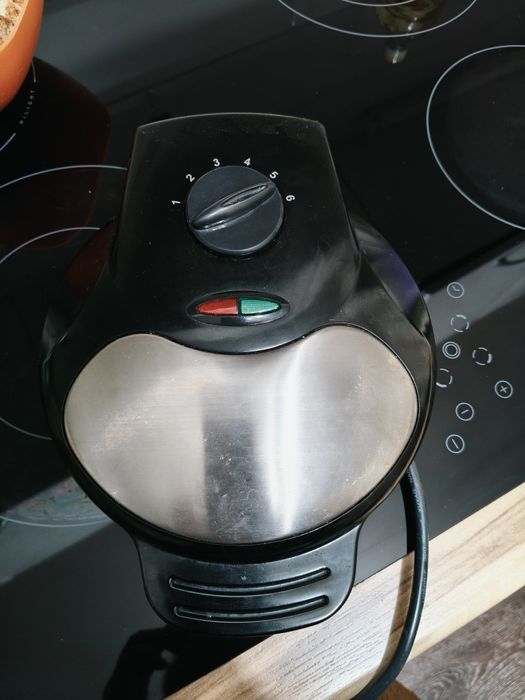 Продам вафельницу