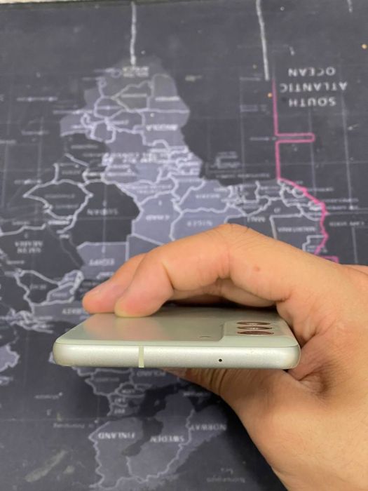 СРОЧНО!!!продаётся телефон Samsung s21 fe 5G 6/128