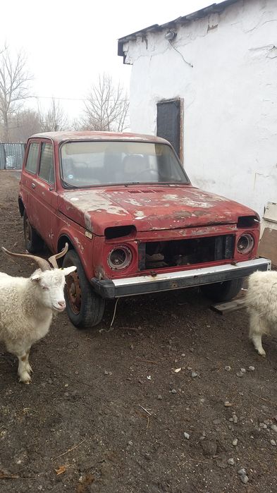 Автомобиль Нива  1994 года
