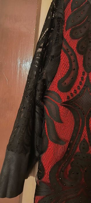 Дамска блуза с черни перлички